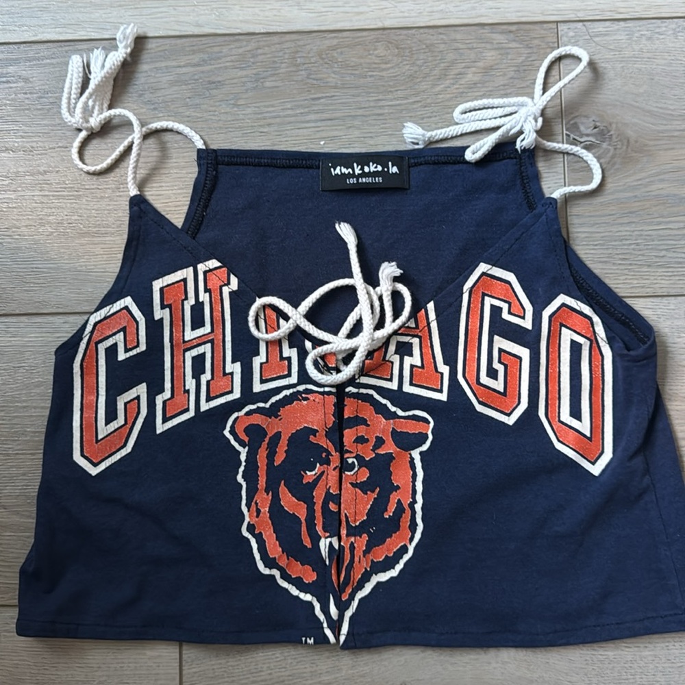Tie crop: Chicago bears mascot